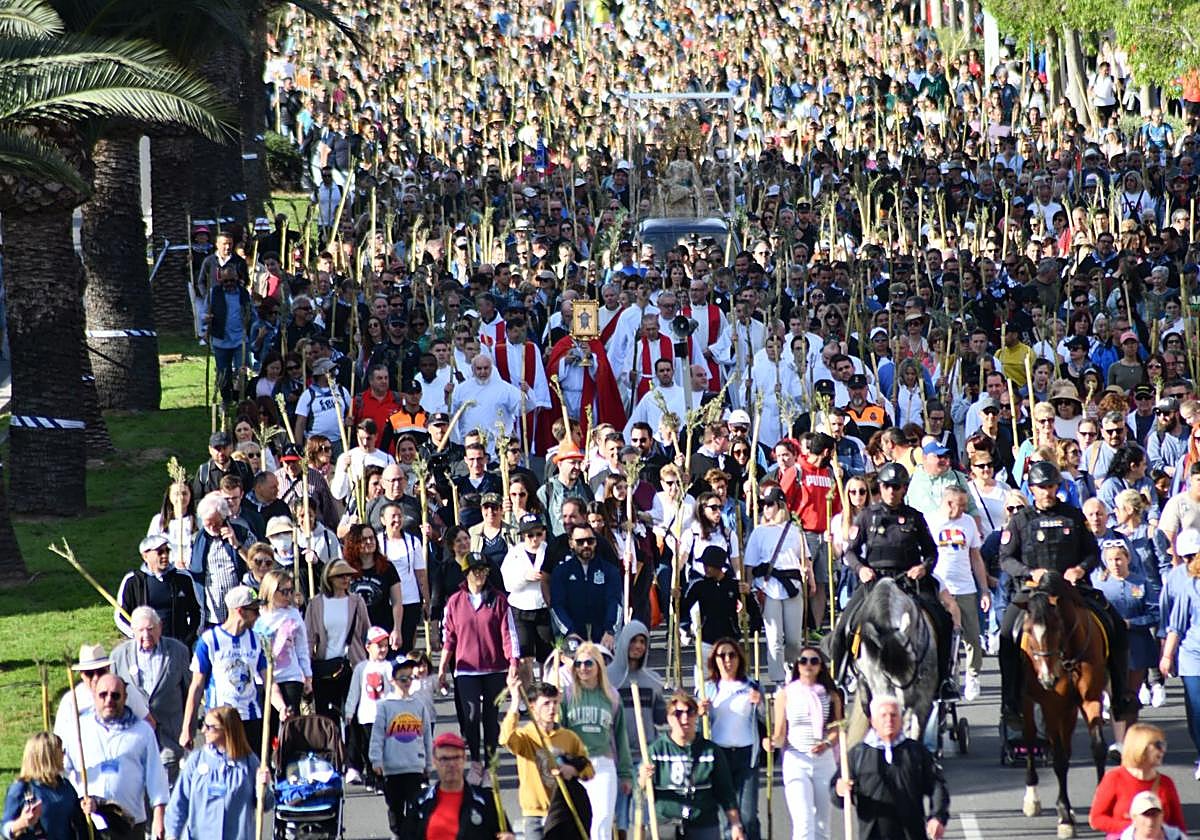 Celebración multitudinaria de la Santa Faz.