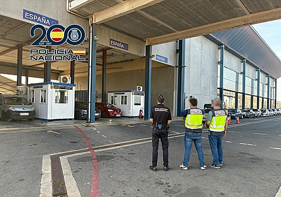 Acceso al Ferry de Argelia.