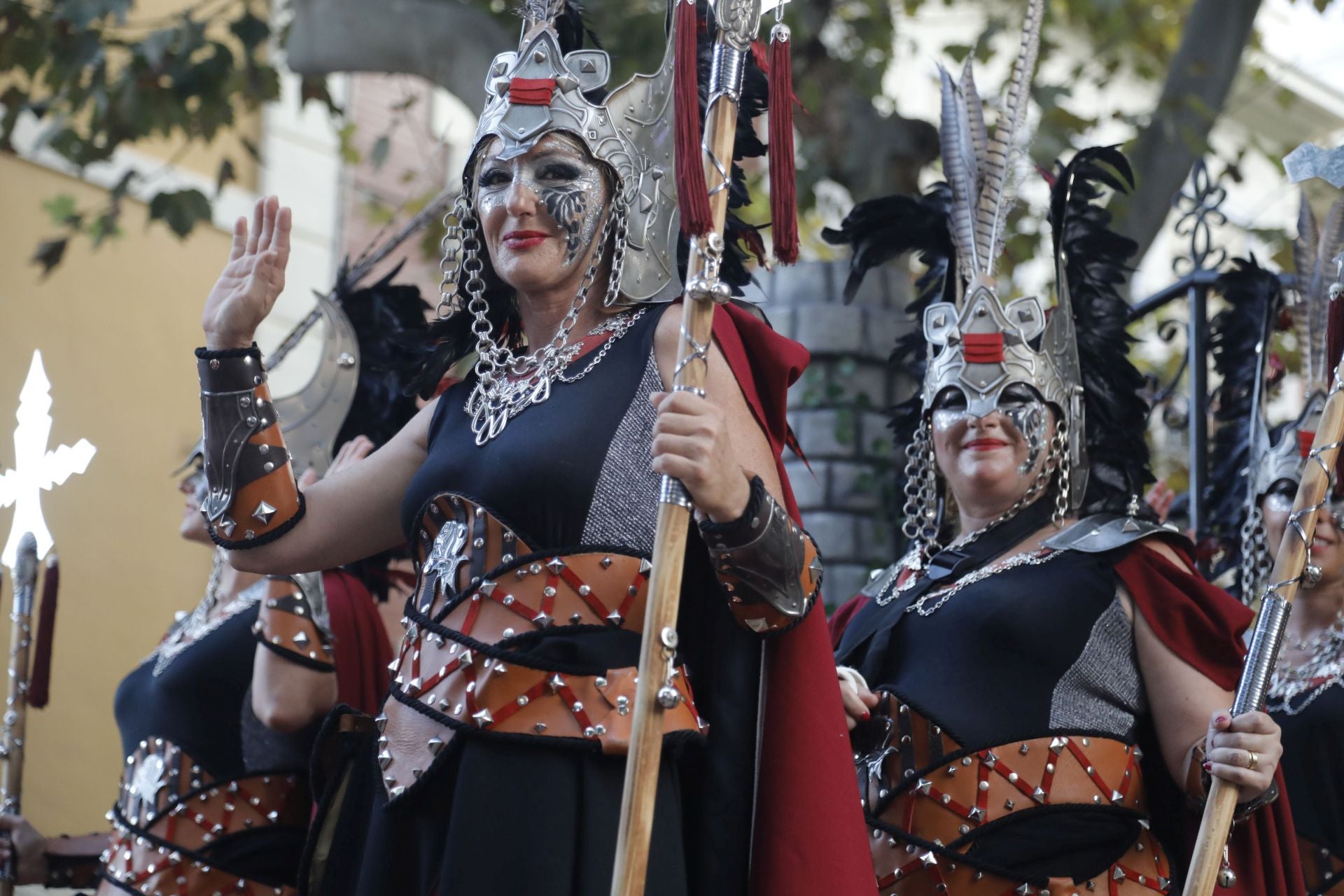 Los Moros y Cristianos de Dénia brillan en su desfile de Gala