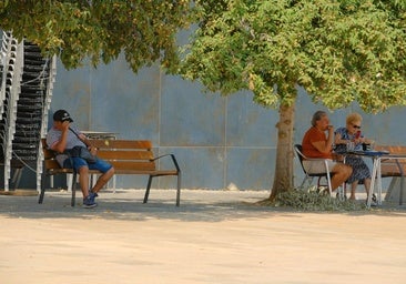 Alicante sigue bajo alerta por calor extremo este lunes: temperaturas de hasta 42º