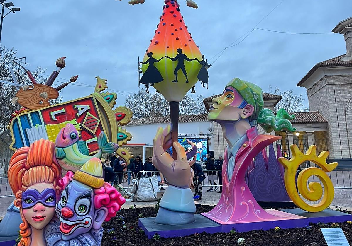 Foguera de las convivencias plantada este año en Albacete.