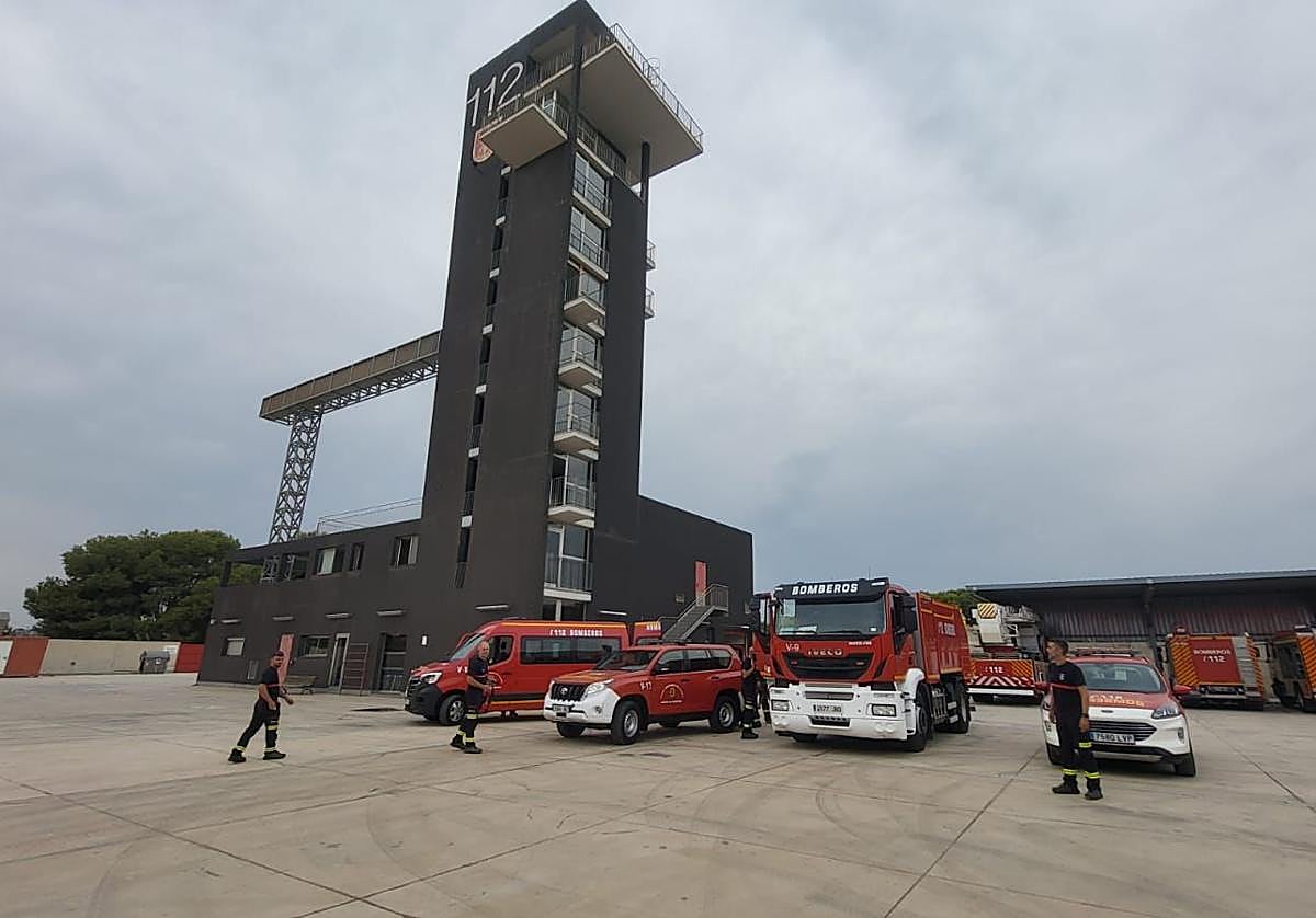 Bomberos del SPEIS antes de partir hacia Castilla y León para ayudar en la extinción de incendios.