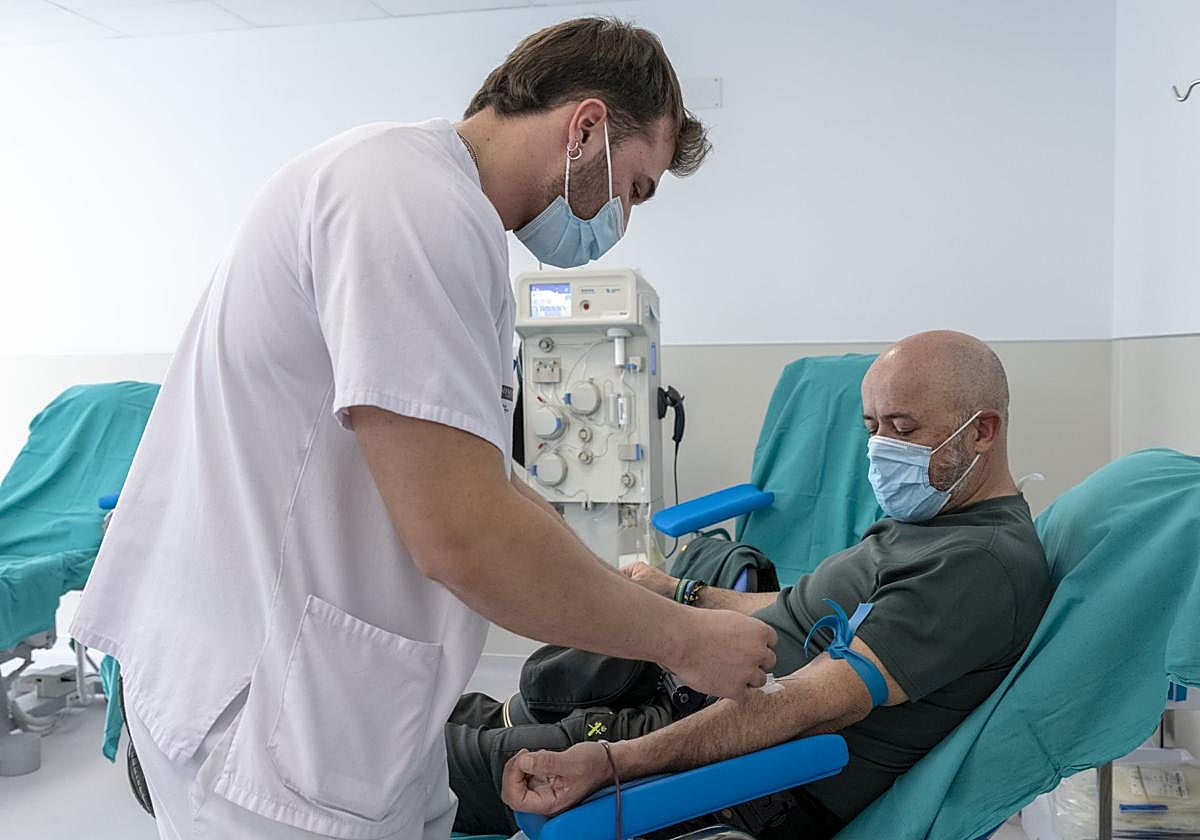 Donante en el Centro de Transfusión de la Comunitat Valenciana de Alicante.