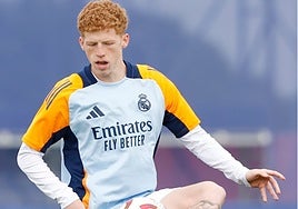 Jeremy de León, durante un entrenamiento con el Real Madrid.