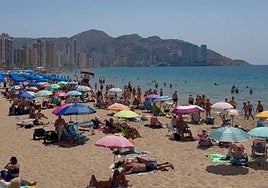 Imagen de la playa de Levante de Benidorm, una de las más visitadas de la región