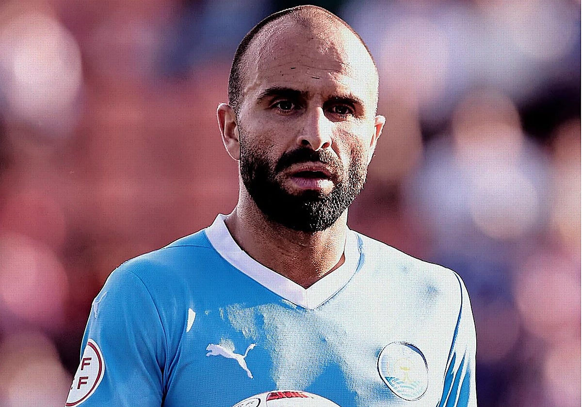 Javi Jiménez, durante un partido con el Ibiza del curso pasado.