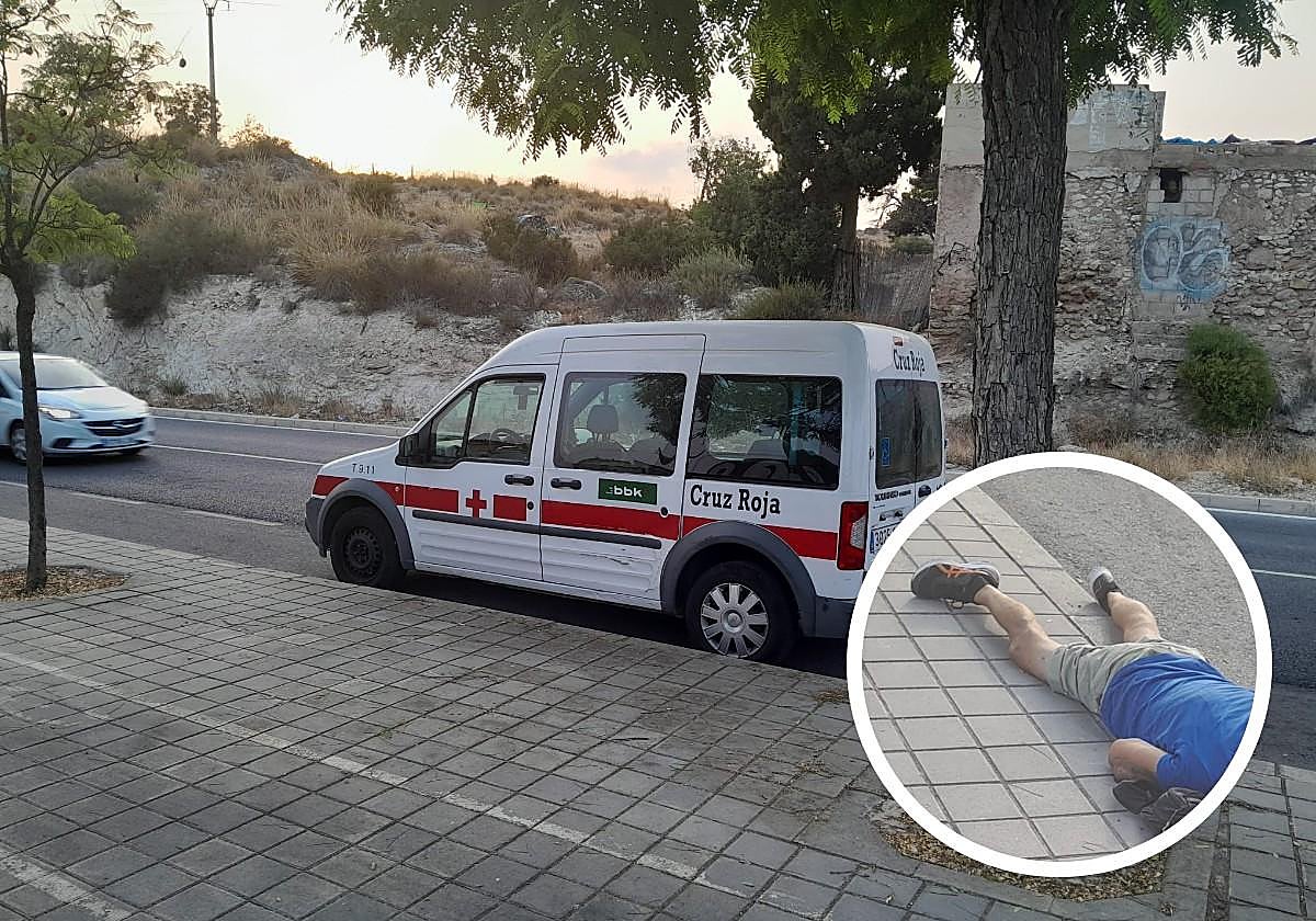Vehículo de Cruz Roja que llegó de forma casual al lugar donde estaba tirado el hombre.