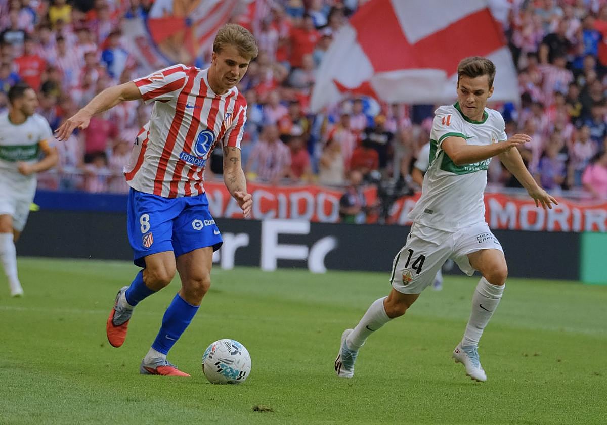 Imagen principal - Jugadas del partido. 