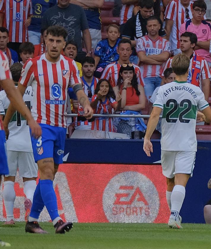 Imagen secundaria 2 - Jugadas del partido. 