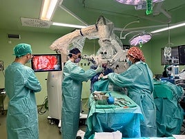 Nuevo microscopio en el Hospital General de Alicante.