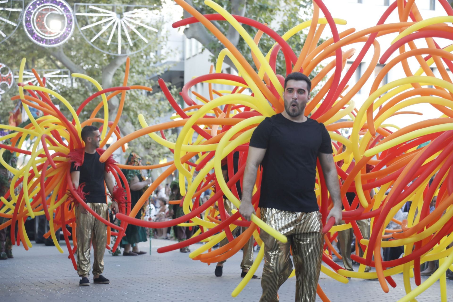 El desfile de carrozas de Dénia, en imágenes