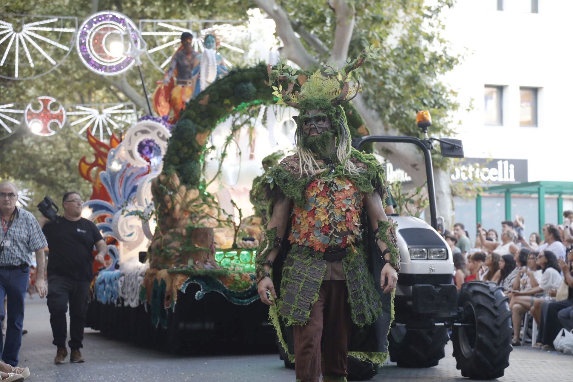 El desfile de carrozas de Dénia, en imágenes