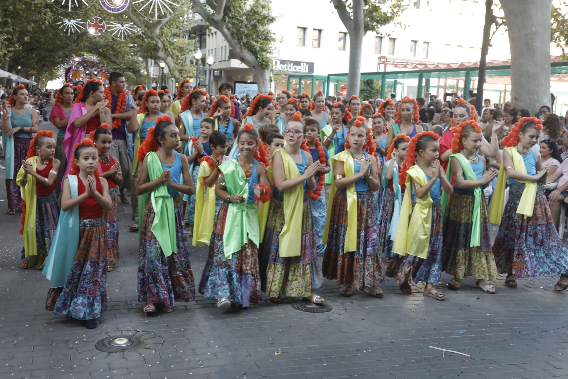 El desfile de carrozas de Dénia, en imágenes