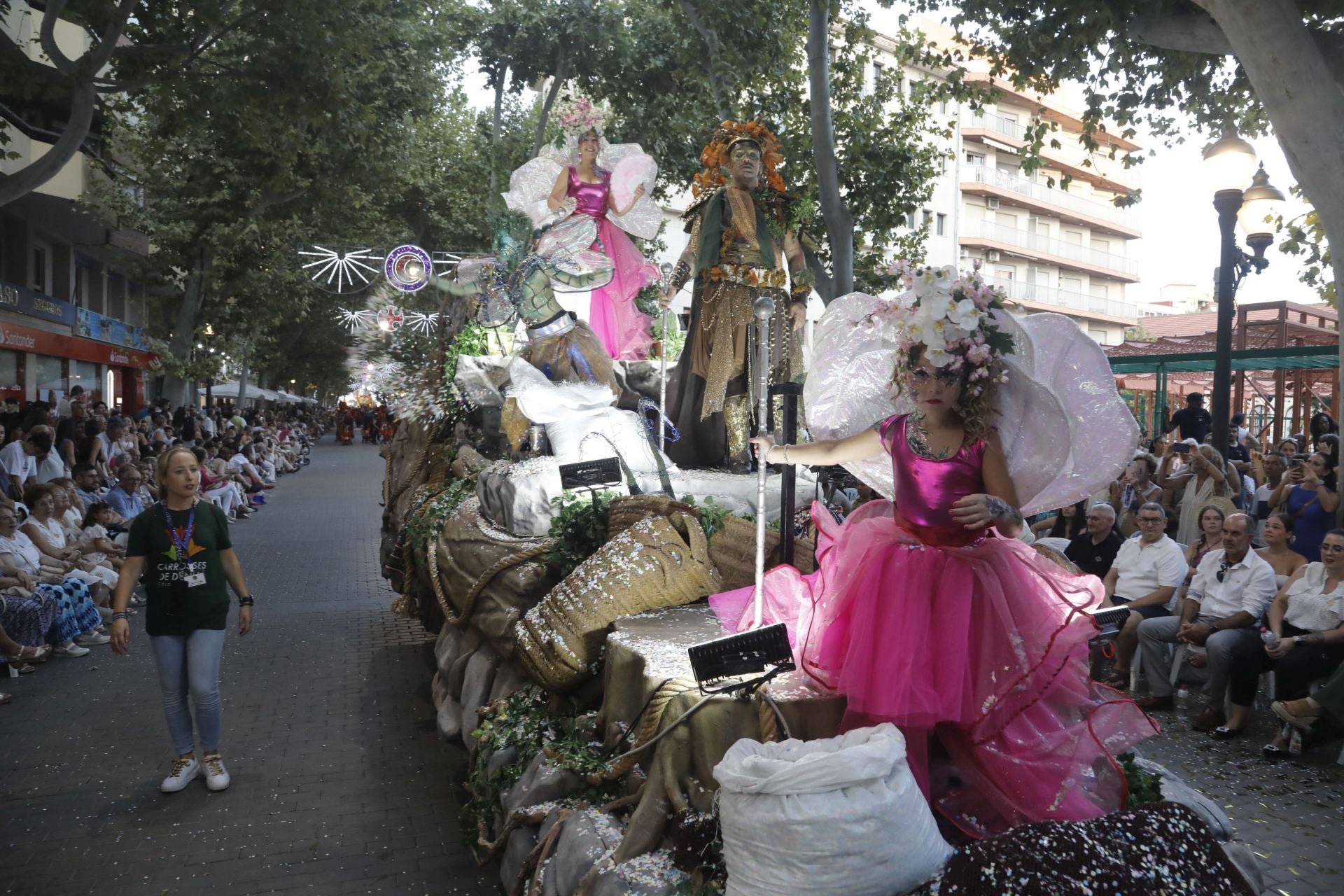 El desfile de carrozas de Dénia, en imágenes