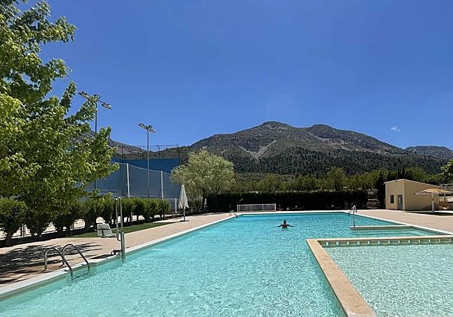Piscina en un municipio alicantino.