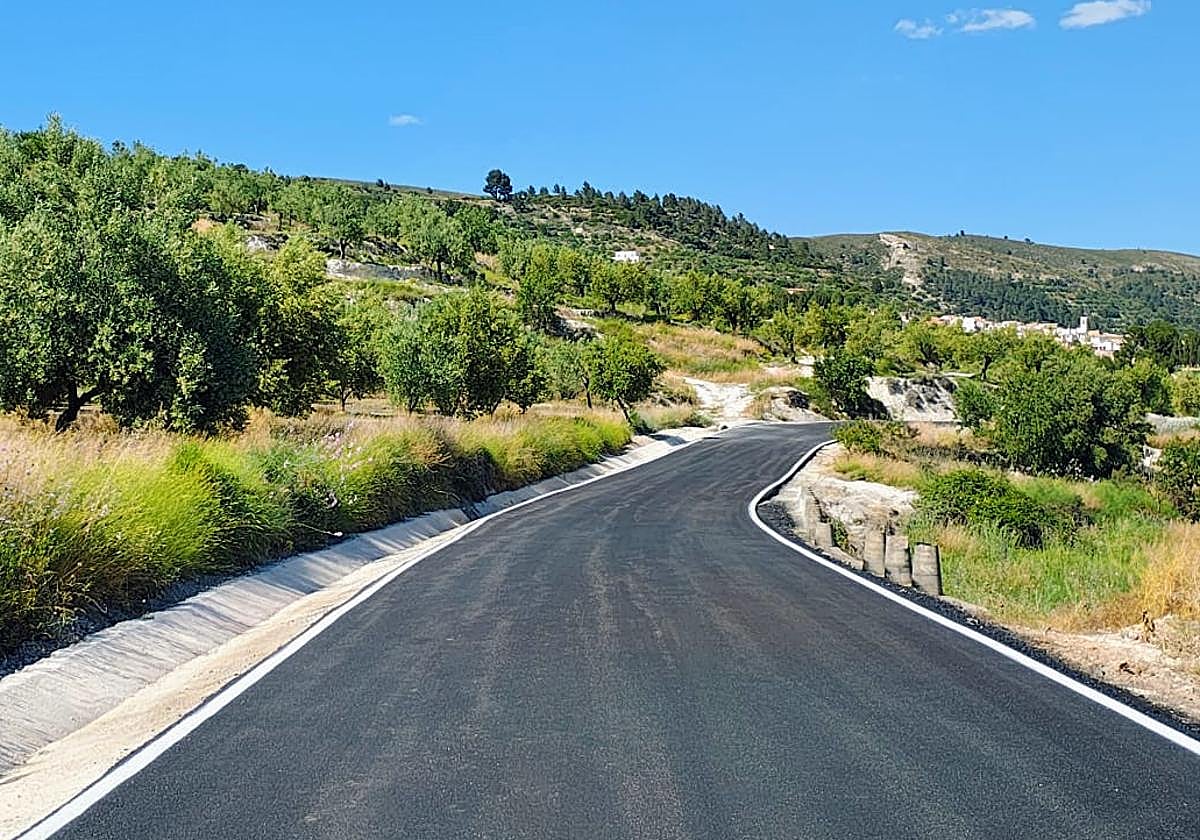 La actuación, de más de ocho kilómetros, busca reforzar la prevención de incendios.