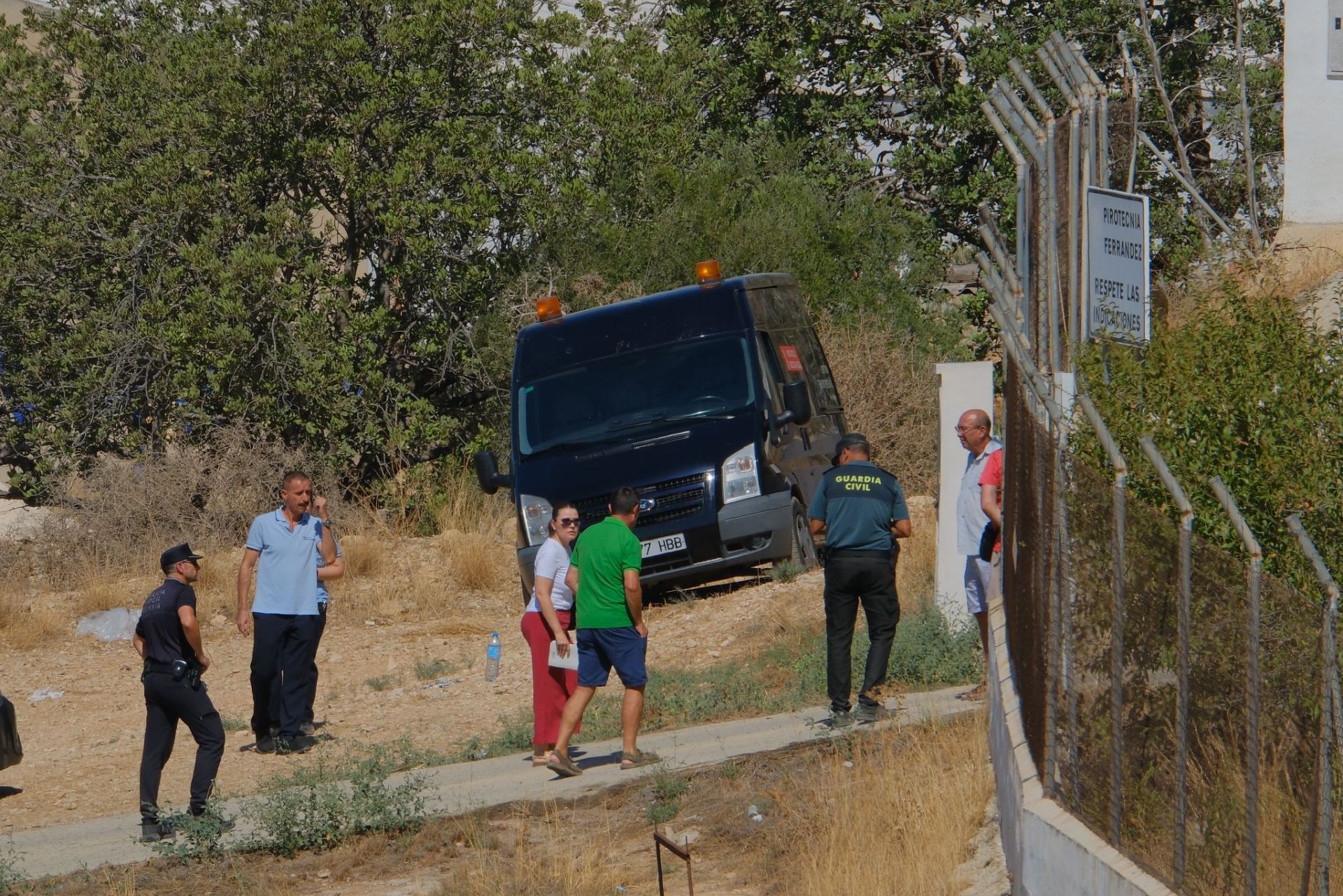 Las imágenes de la tragedia en una de las pirotecnias de mayor renombre de la provincia de Alicante