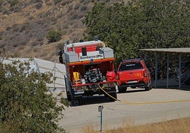 Camión de bomberos que ha acudido a Redován tras la explosión de este jueves.