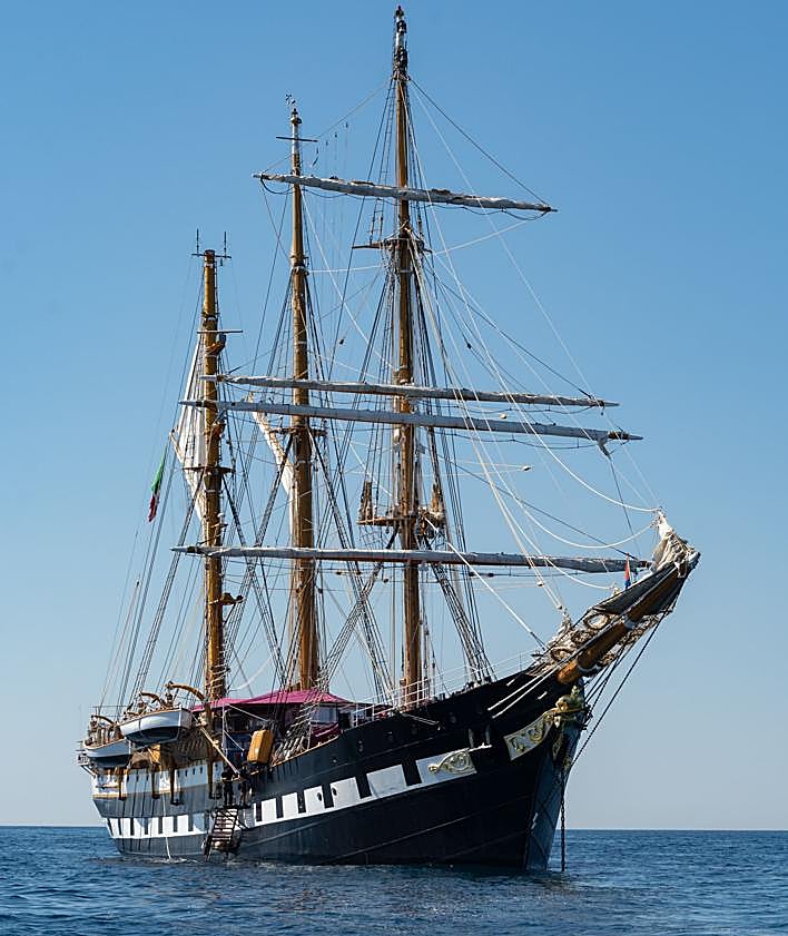 Imagen secundaria 2 - Varios detalles del buque. 