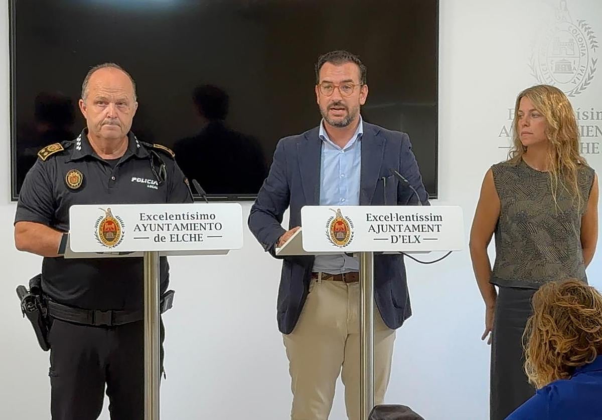 Comparecencia de Claudio Guilabert, el jefe de Policía Local y una experta en ciberseguridad que presta servicios al Ayuntamiento.