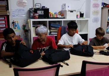 La Fundación la Caixa apoya la vuelta al cole de más de 100 menores en situación vulnerable en Alicante