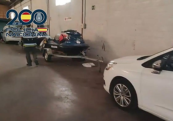 Algunos de los vehículos intervenidos por la policía.