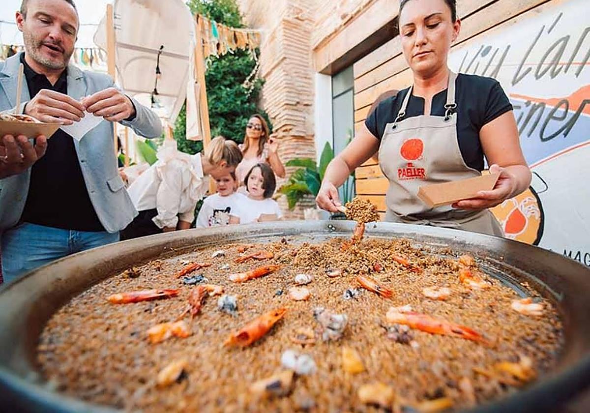 Arroz marinero en una edición anterior del certamen 'Viu l'arròs mariner'.
