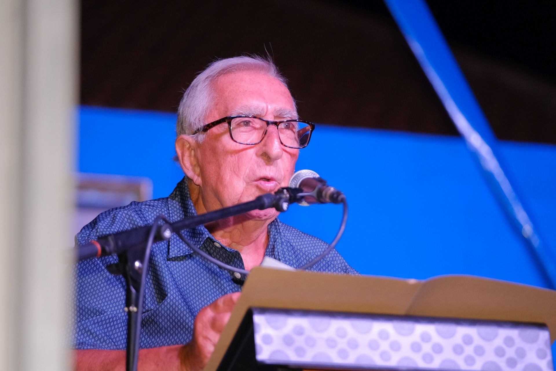 El pregón y el engalanado de calles marcan el inicio de las fiestas del Raval Roig