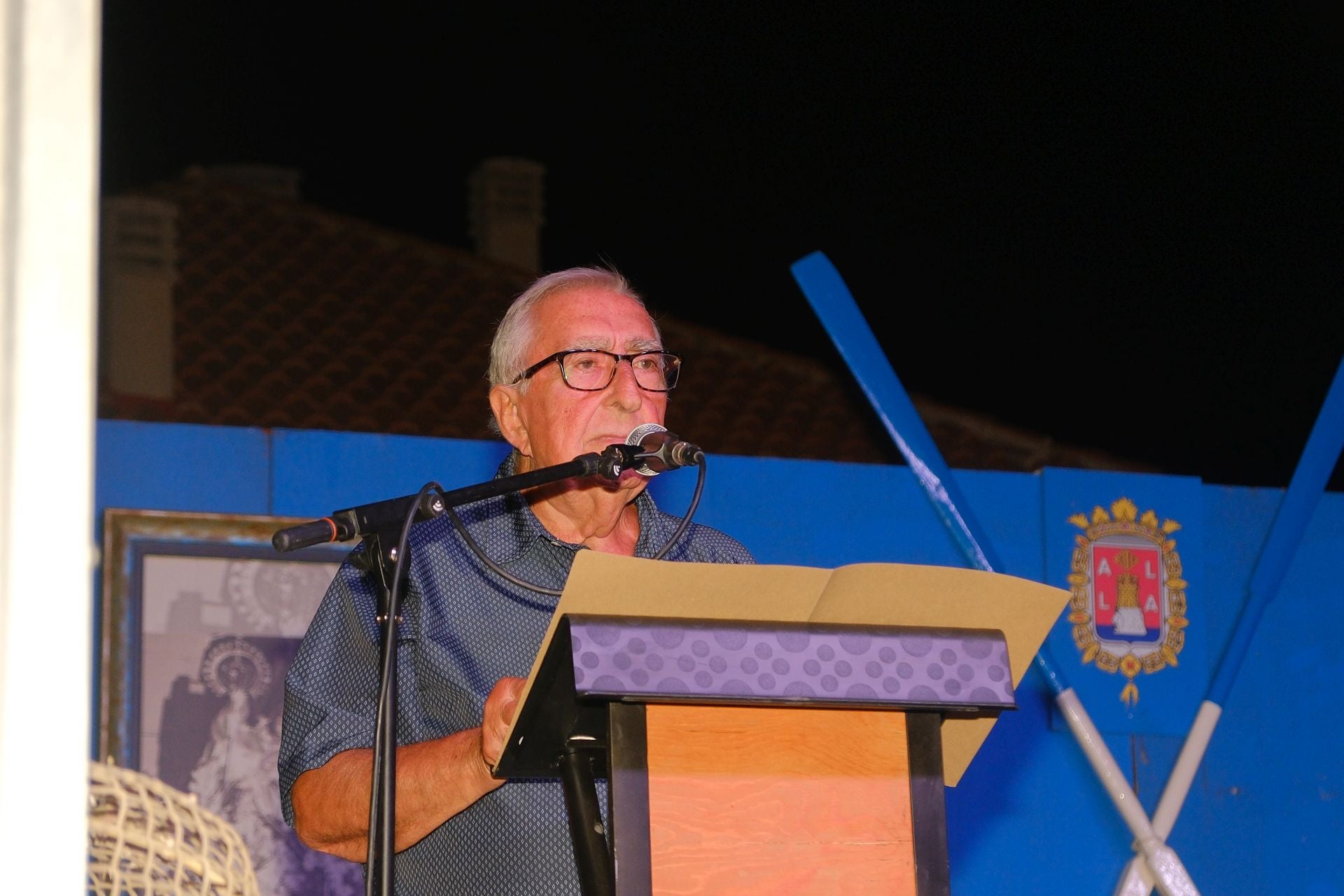 El pregón y el engalanado de calles marcan el inicio de las fiestas del Raval Roig