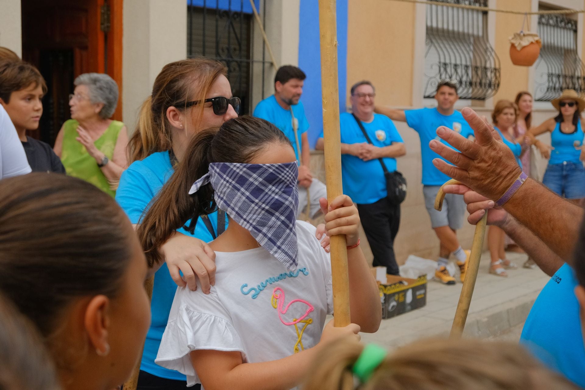 El Raval Roig sigue de fiesta: juegos populares y chocolatada