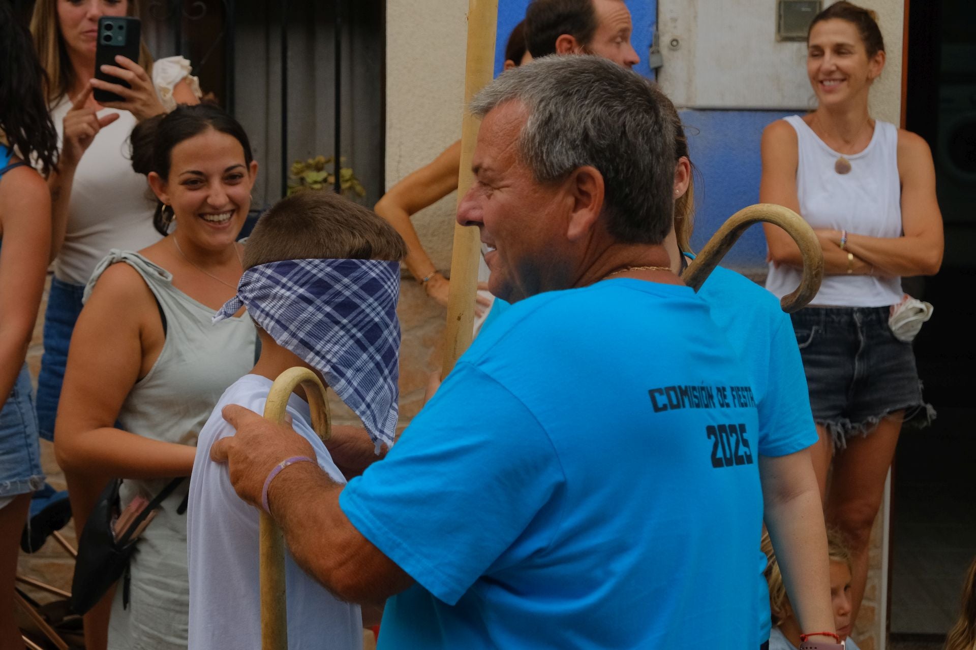 El Raval Roig sigue de fiesta: juegos populares y chocolatada