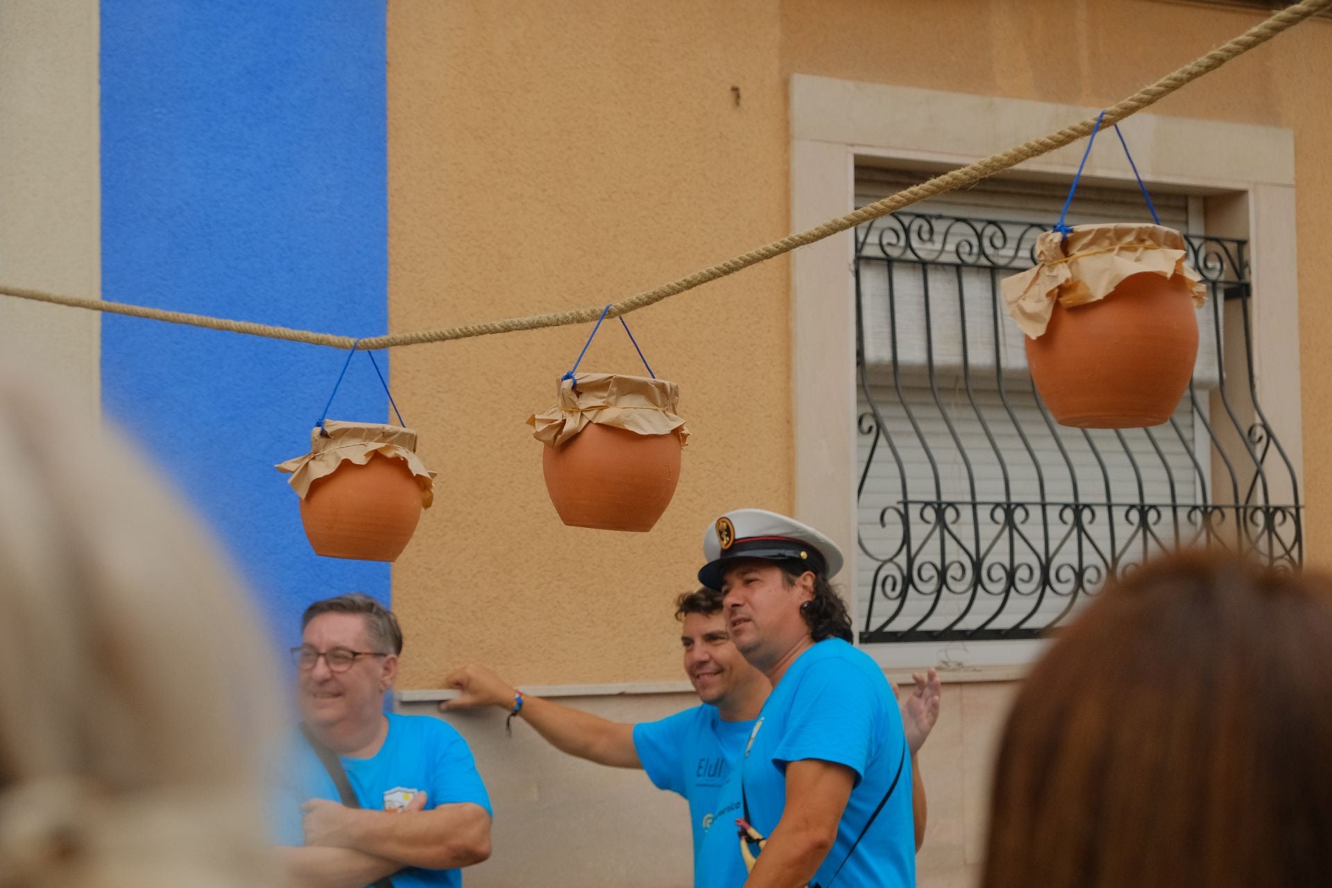 El Raval Roig sigue de fiesta: juegos populares y chocolatada