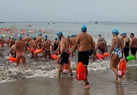 Los participantes se adentran en La Albufereta.