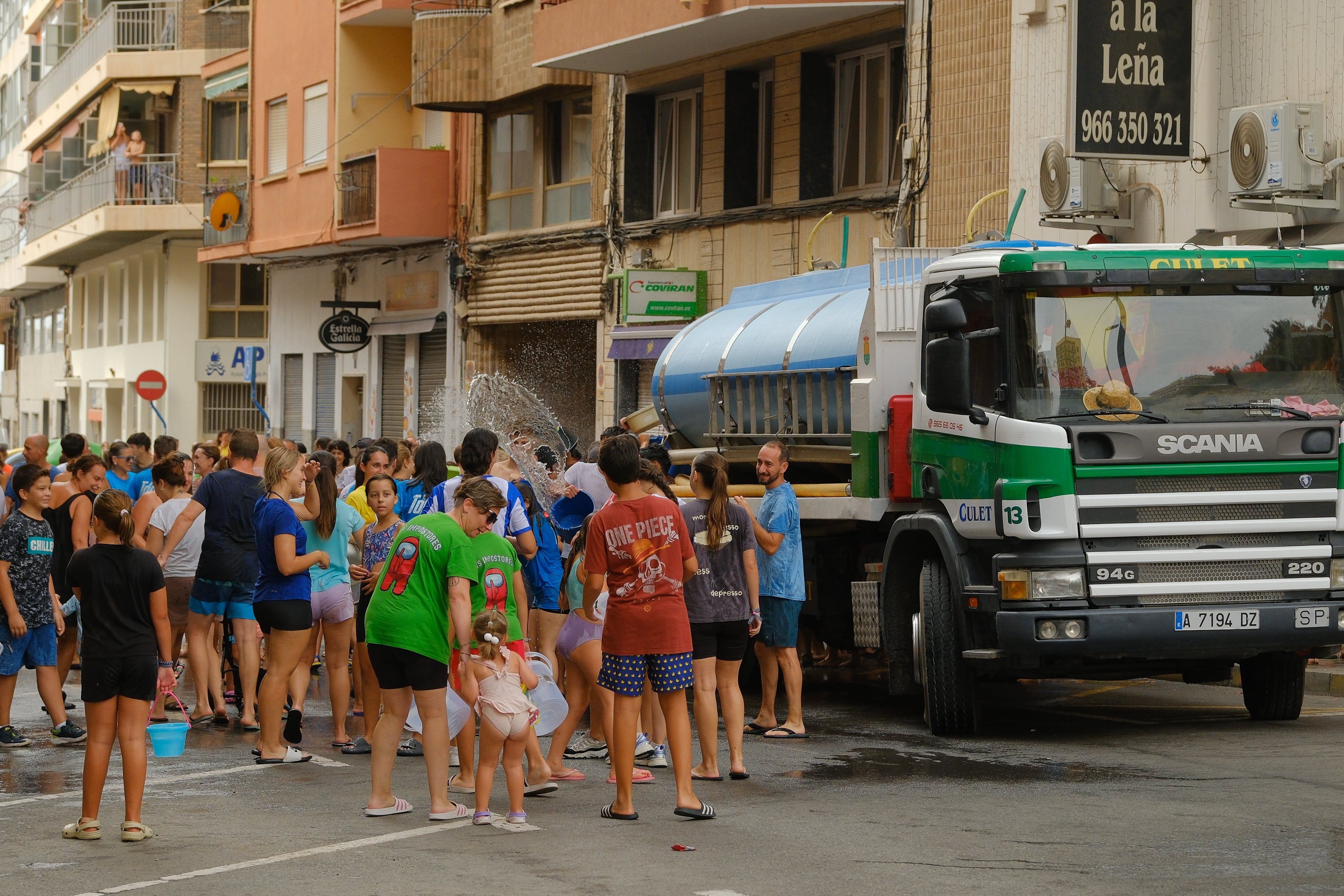 Diversión a cubazos en el Raval Roig