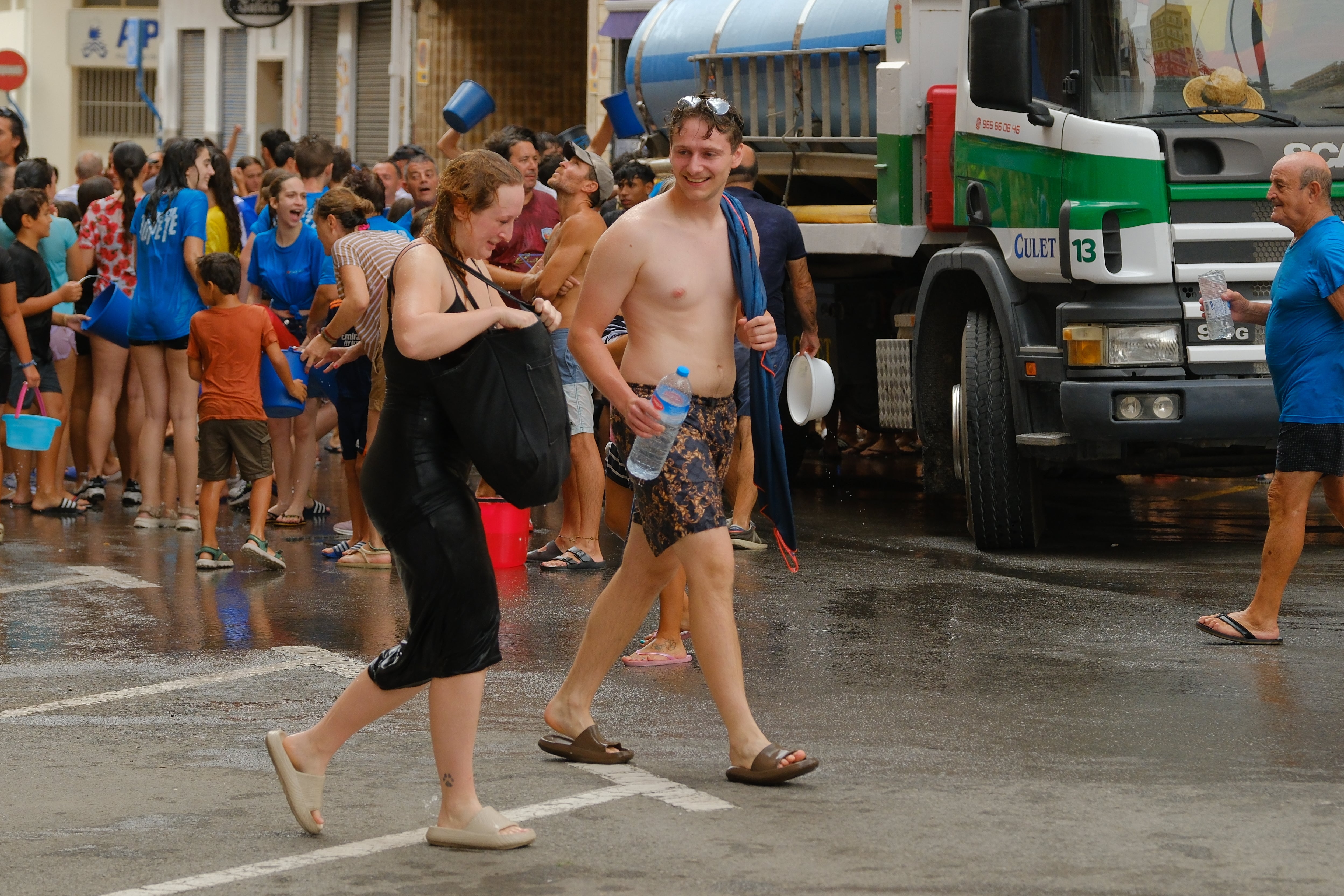 Diversión a cubazos en el Raval Roig
