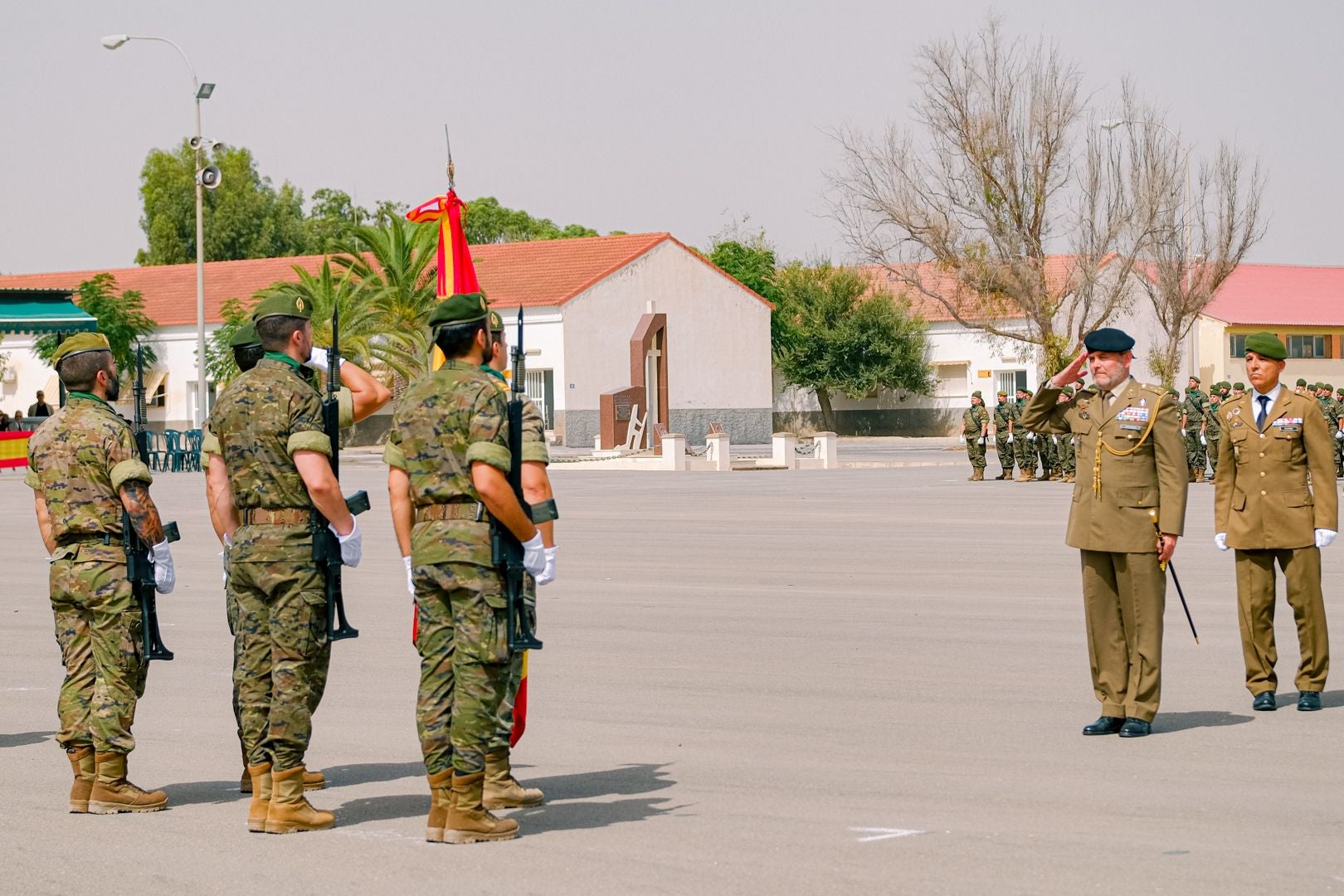 La toma de mando del nuevo líder del MOE, en imágenes