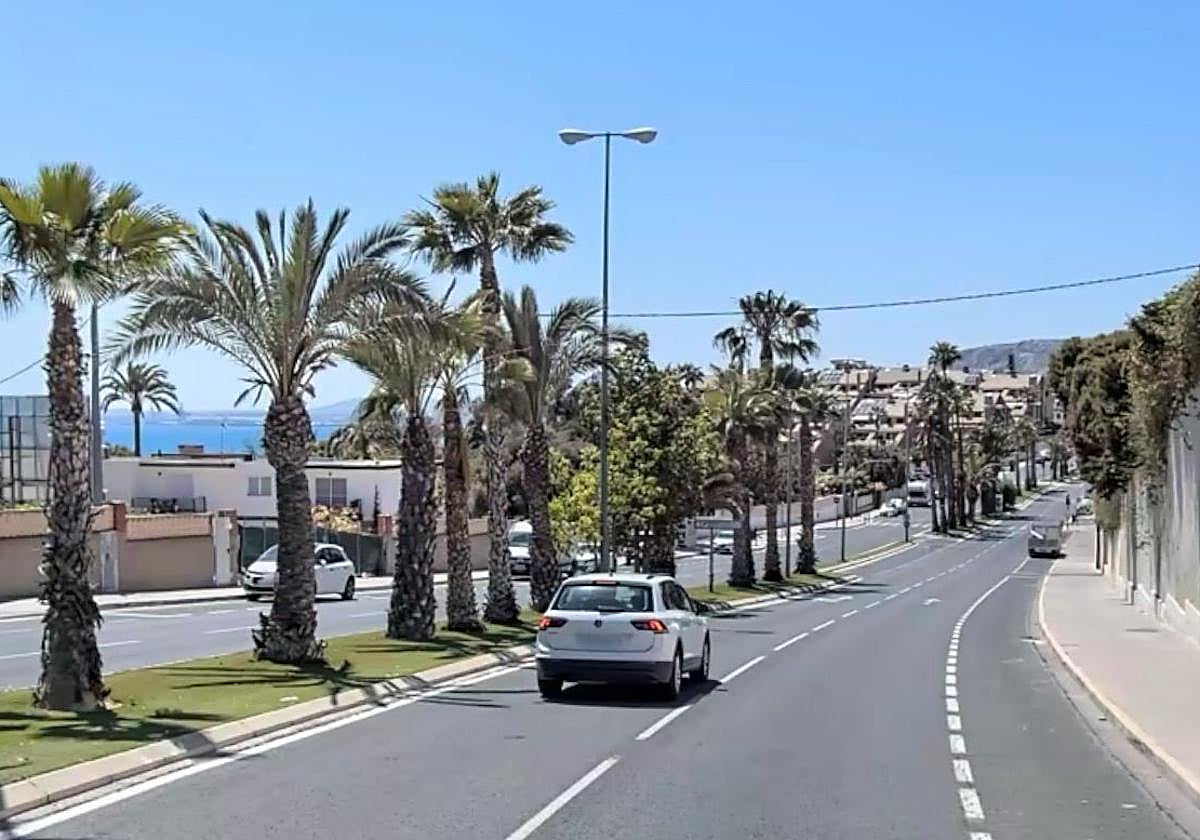 Avenida Costa Blanca, afectada por los cortes de luz.