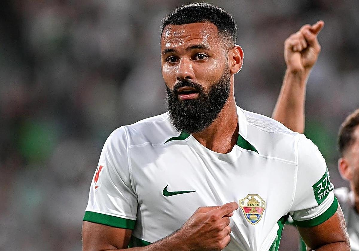 Mourad, en uno de sus partidos con el Elche.