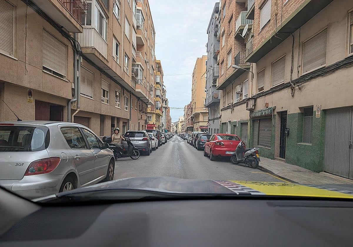 Una patrulla de la Policía Local de Petrer vigila el municipio.