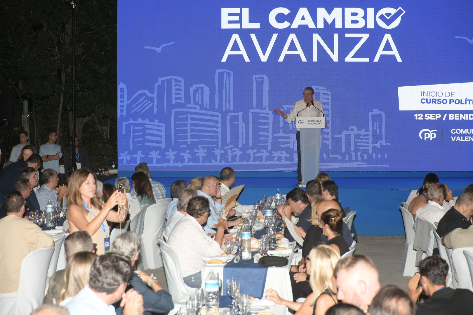 El PPCV cuelga el cartel de &#039;no hay billetes&#039; en el inicio de curso