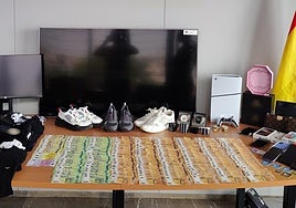 Material decomisado al entramado.