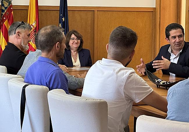 Reunión entre la UA y los alcaldes de los municipios afectados.