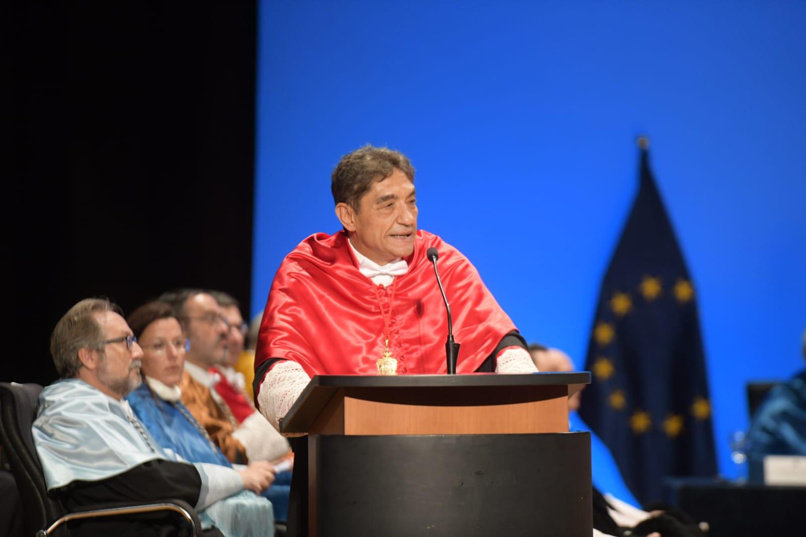 La apertura de curso en la Universidad de Alicante, foto a foto