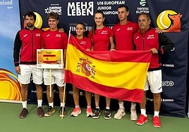 Charo Esquiva y su técnico David Pérez, representando a España.