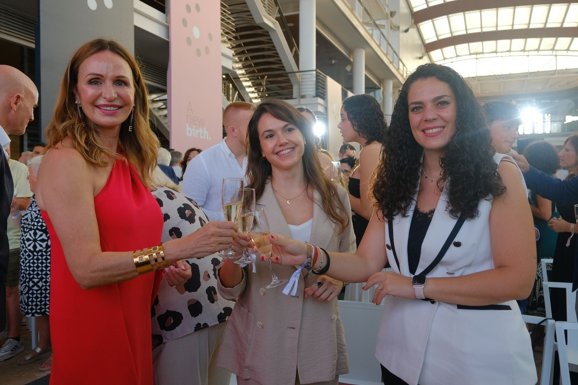 La clínica de fertilidad Tambre abre sus puertas en Alicante con una velada para recordar