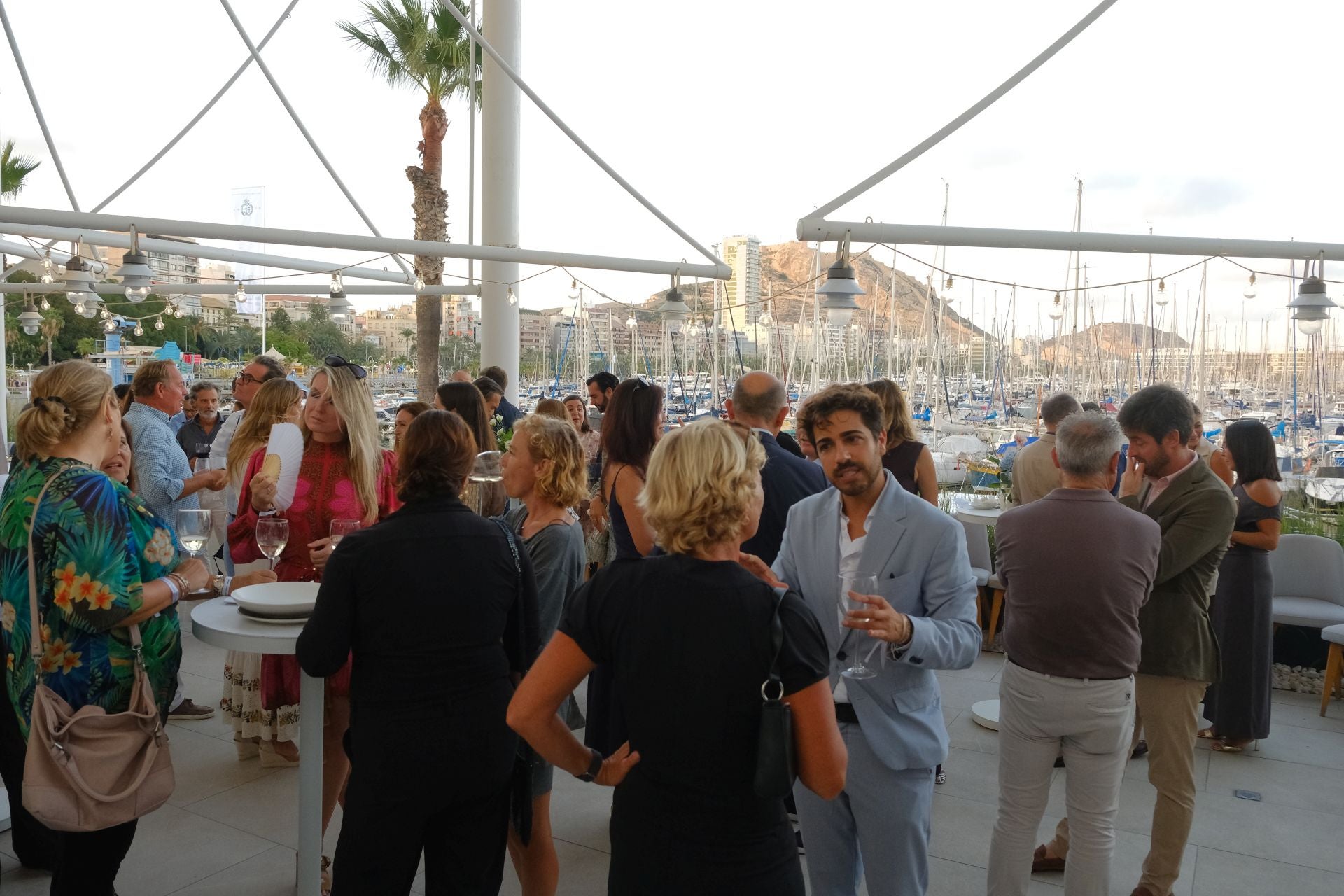 La clínica de fertilidad Tambre abre sus puertas en Alicante con una velada para recordar