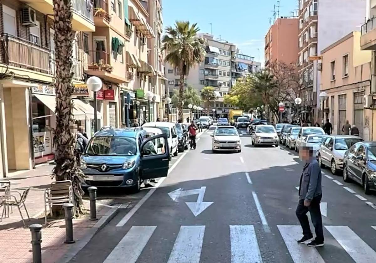 Calle Pinoso, el barrio de Carolinas de Alicante.