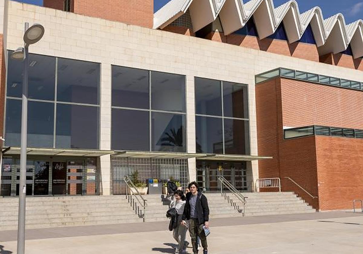 La UMH impulsa proyectos de inclusión y nutrición deportiva, como el que acompaña la expedición al Manaslu.