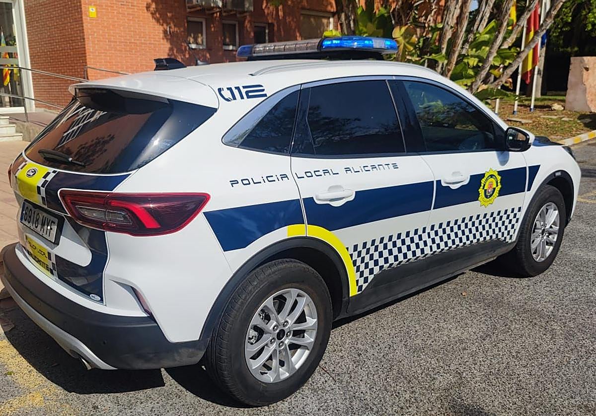 Coche patrulla de la Policía Local de Alicante.