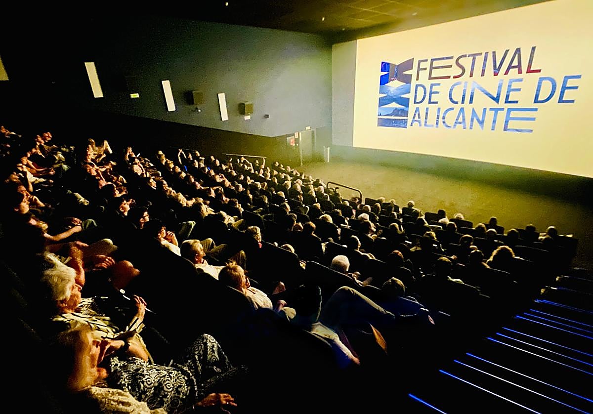 Proyección en el Festival de Cine de Alicante.